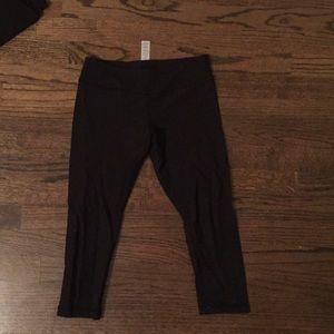 ivivva capri leggings!! black